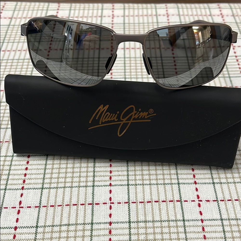 Maui Jim Black Sunglasses